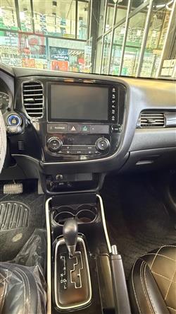 ميتسوبيشي اوتلاندر